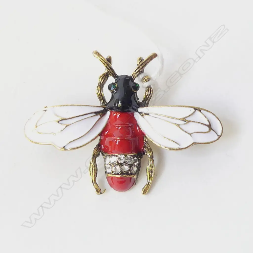 COSTUME BEE BROOCH w DIAMANTE TAIL Image 1++