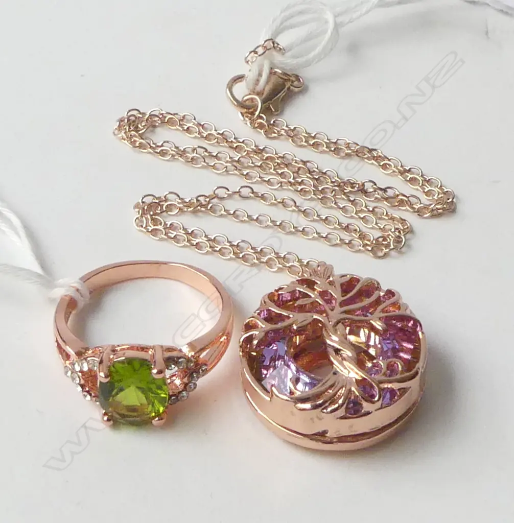 2 PC; GOLD COLOURED 'TREE OF LIFE' PENDANT ON CHAIN & FAUX PERIDOT RING, size S Image 1++