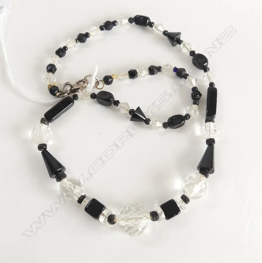 B/W CRYSTAL NECKLACE Image 1++