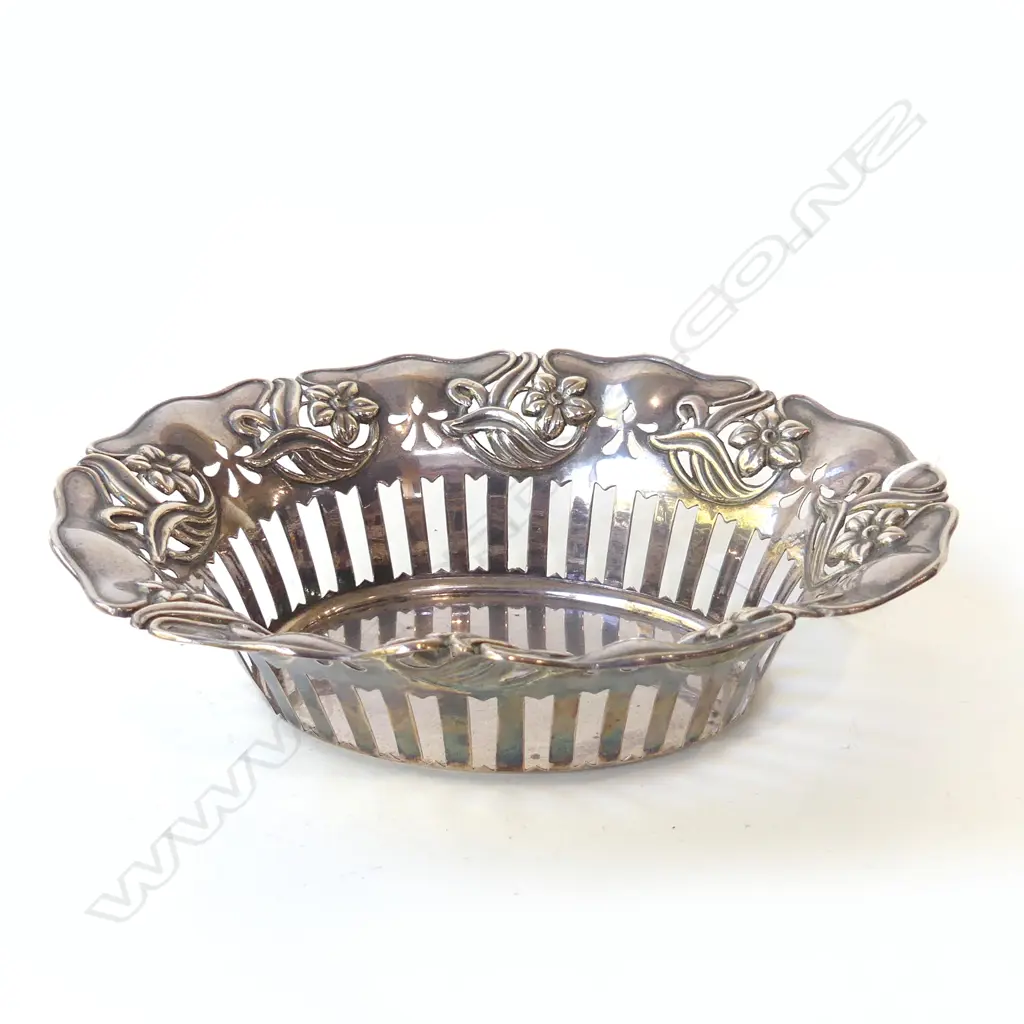 STG SILVER DISH, B'HAM 1905 185x145mm 121gms Image 1++