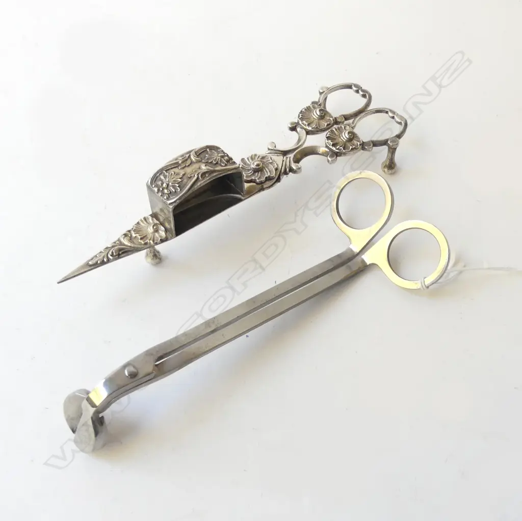 TWO CANDLE WICK SNIPS Image 1++