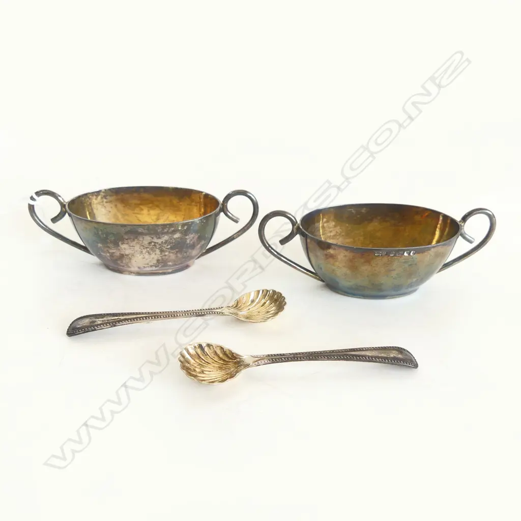 PR SILVER SALTS W SPOONS shell bowls bead pattern 79gms Image 1++
