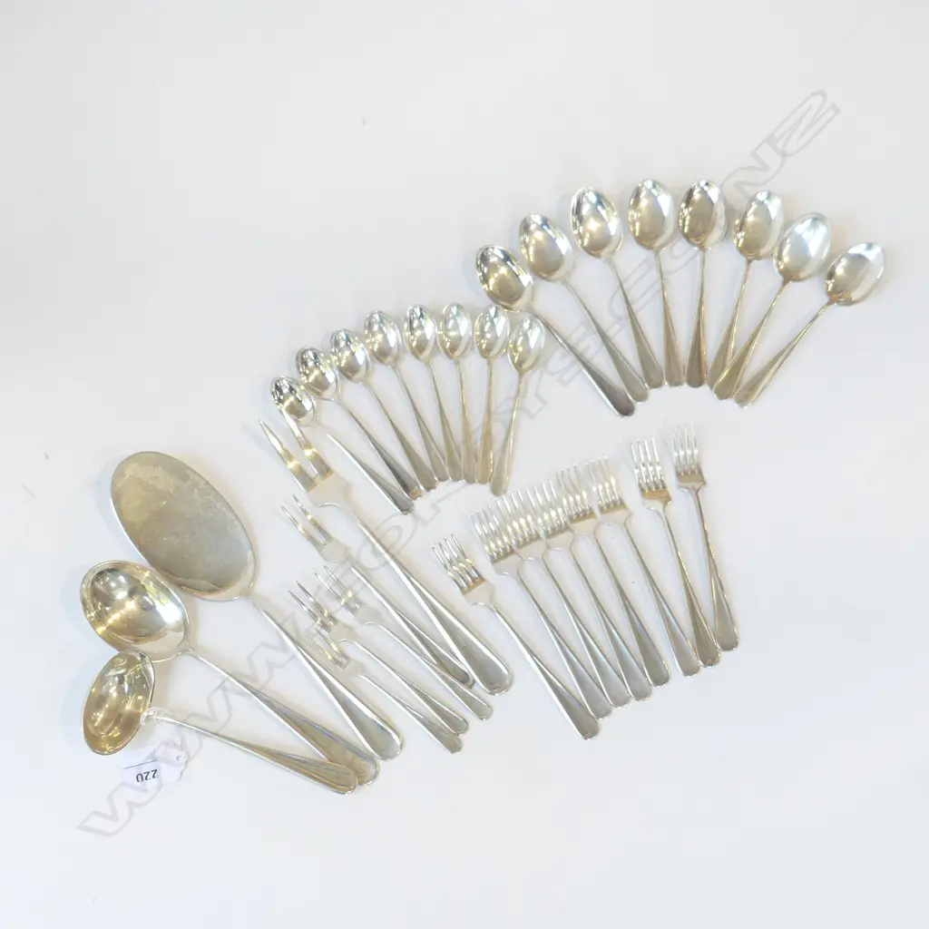 32 PCES 830 SILVER CUTLERY; 8 FORKS, 8 SPOONS, 8 TEA SPOONS, ETC - J. TOSTRUP OSLO 900gms  Image 1++