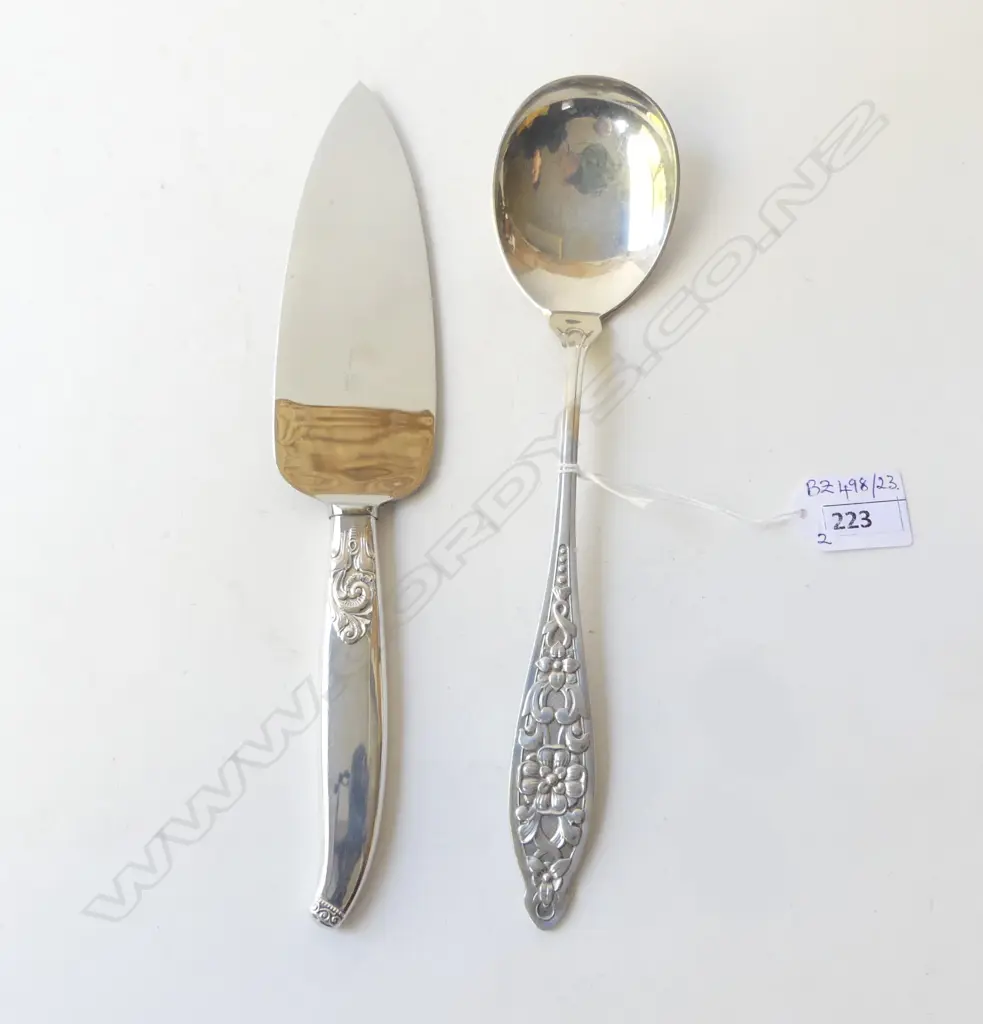 LG 830 SILVER SPOON L.255mm 100gms + CAKE SERVER 830 HANDLE Image 1++