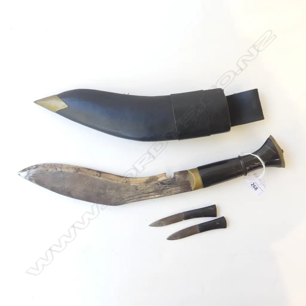 KUKRI TYPE SWORD w. SCABBARD ON STAND W.345mm Image 1++