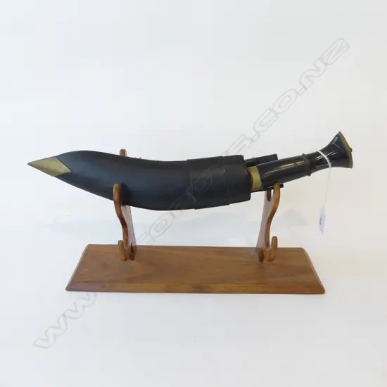 KUKRI TYPE SWORD w. SCABBARD ON STAND W.345mm
