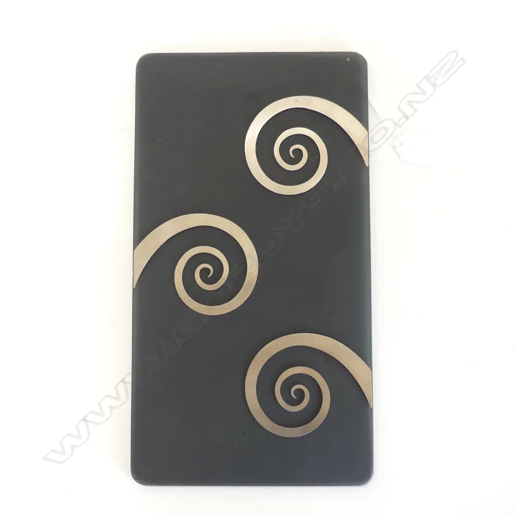 HANGING GLASS CREATION w 3 METAL KORU, NZ, 330 x 180mm Image 1++