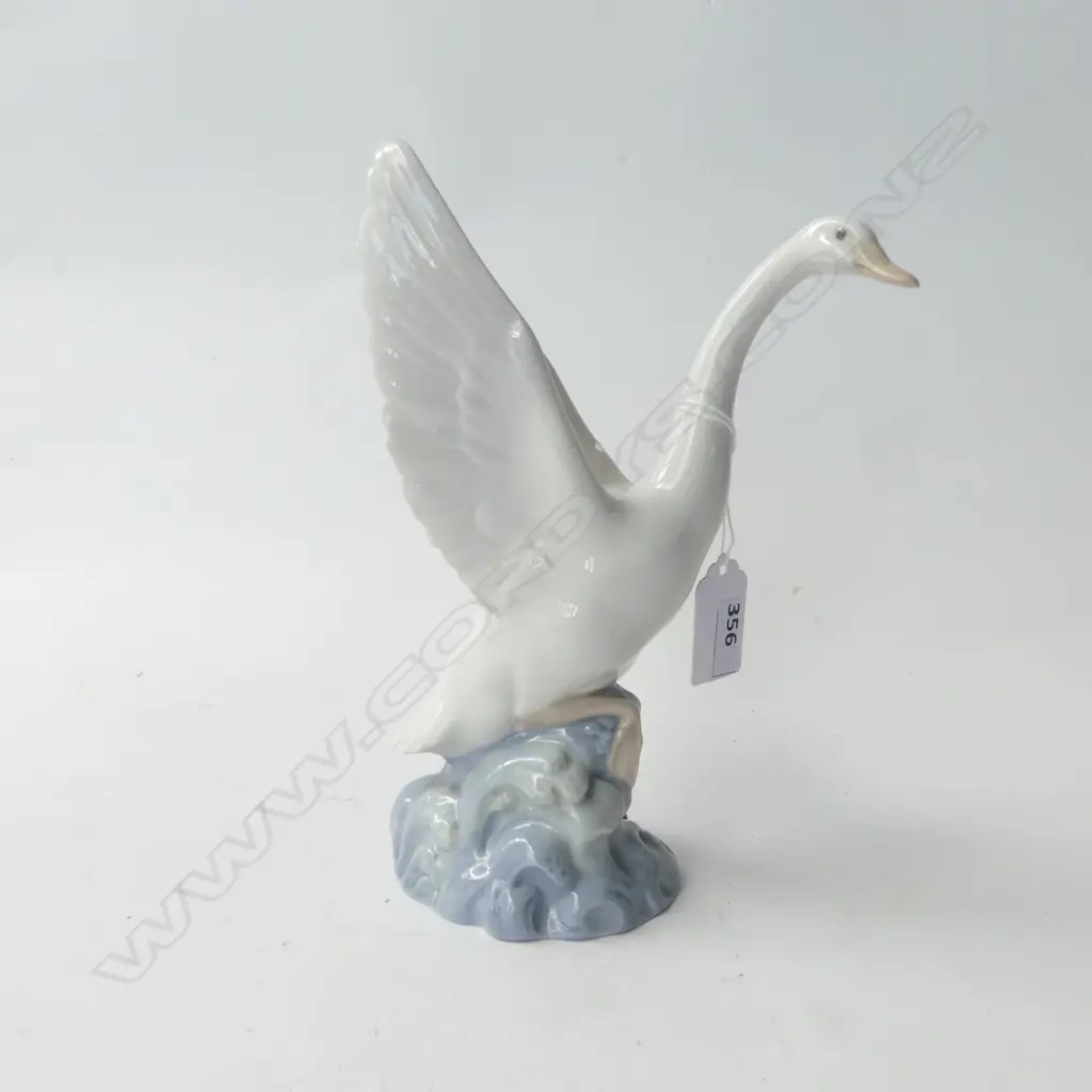 NAO SWAN FIGURINE H.210mm Image 1++