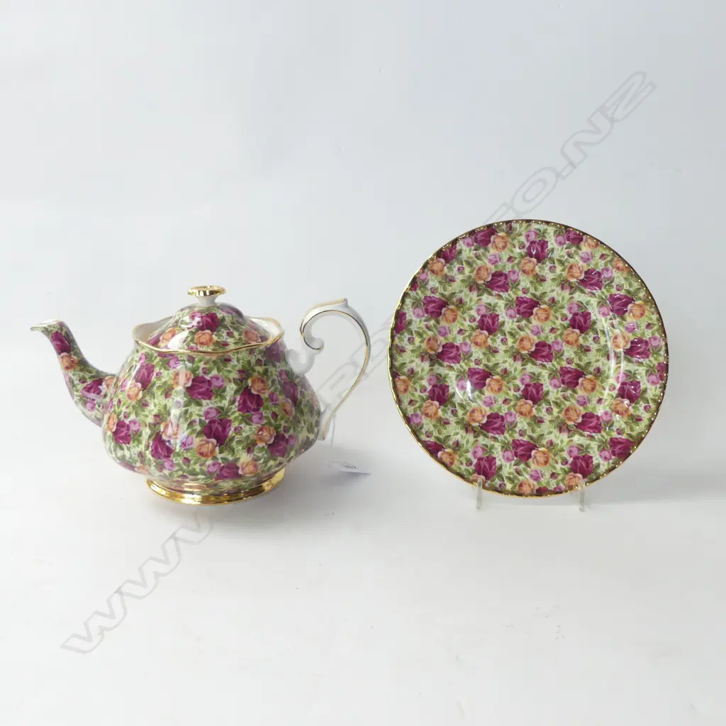 R/A OLD COUNTRY ROSES AOF TEAPOT & CAKE PLATE Image 1++