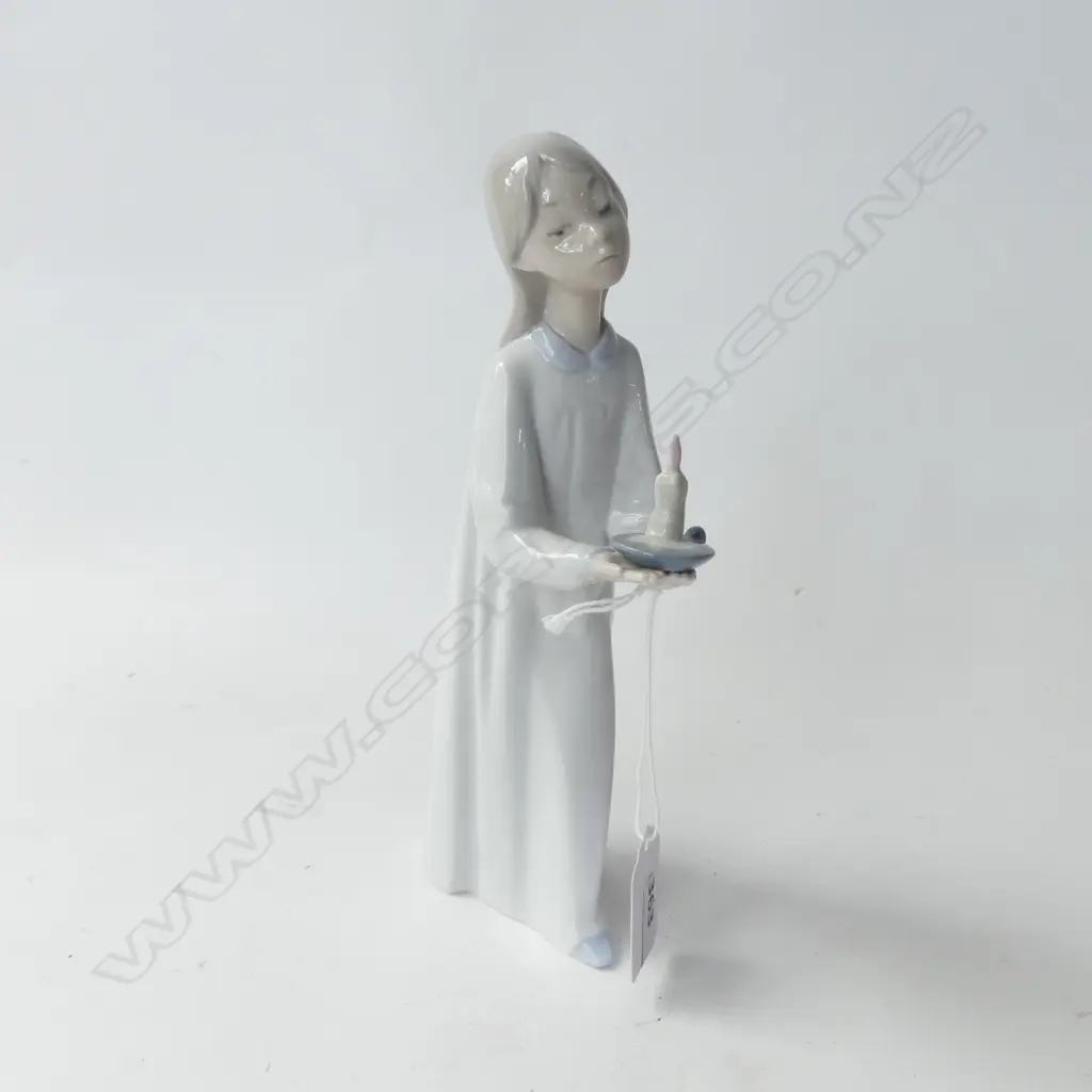 LLADRO GIRL w. CANDLE H.210mm Image 1++