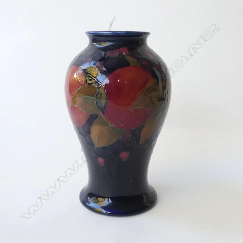MOORECROFT VASE PERCIMAN PAT H165MM CHIP TO BASE Image 1++