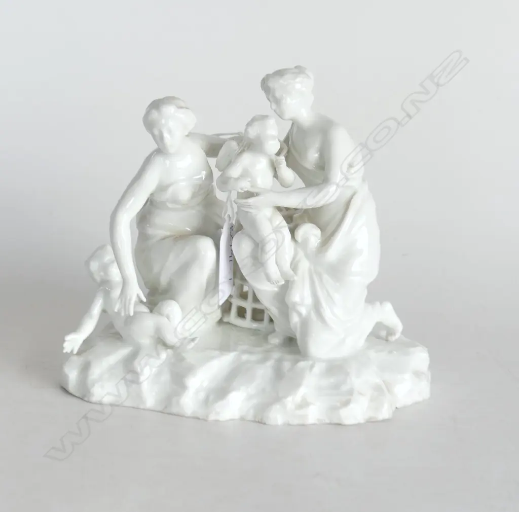 HARD PASTE PORCELAIN FEMALE GROUP WITH CHILD & PUTTEE IN A CAGE. CAPODIMONTE MARK FOR GINORI 1890S. FINGER DAMAGE. 160X Image 1++