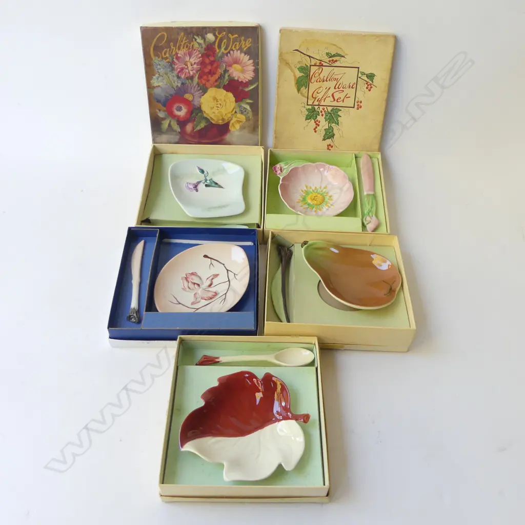 5 CARLTON WARE ORIGINAL BOXED DISHES & SPOONS   DIA140MM Image 1++