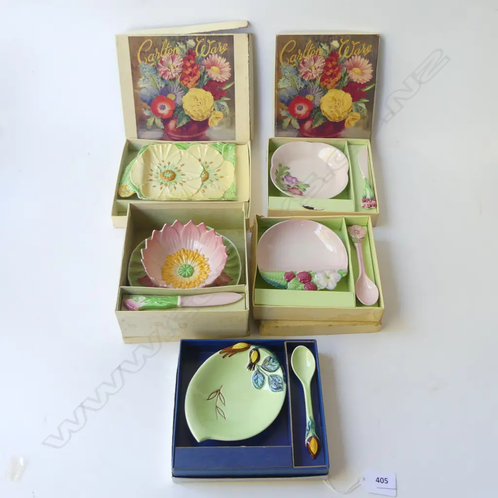 5 CARLTON WARE ORIGINAL BOXED DISHES & SPOONS   DIA140MM Image 1++