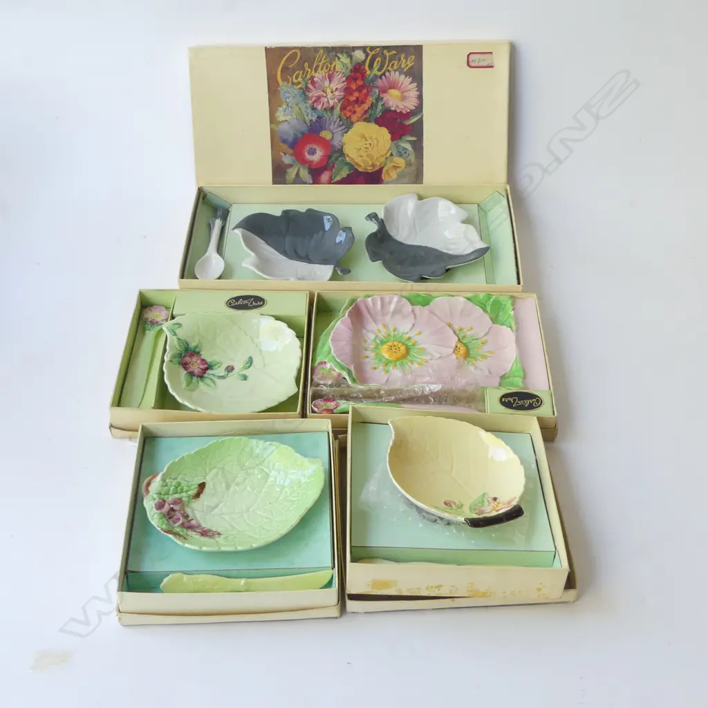 5 ORIGINAL BOXED CARLTONWARE  DISHES & SPOONS  Image 1++