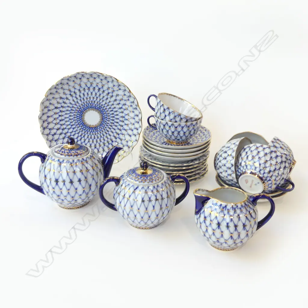 22 PCE USSR LOMONOSOV PORCELAIN 'COBALT NET' TEA SET; 6 TRIOS, MILK, SUGAR, TEAPOT, PLATE 220mm dia Image 1++