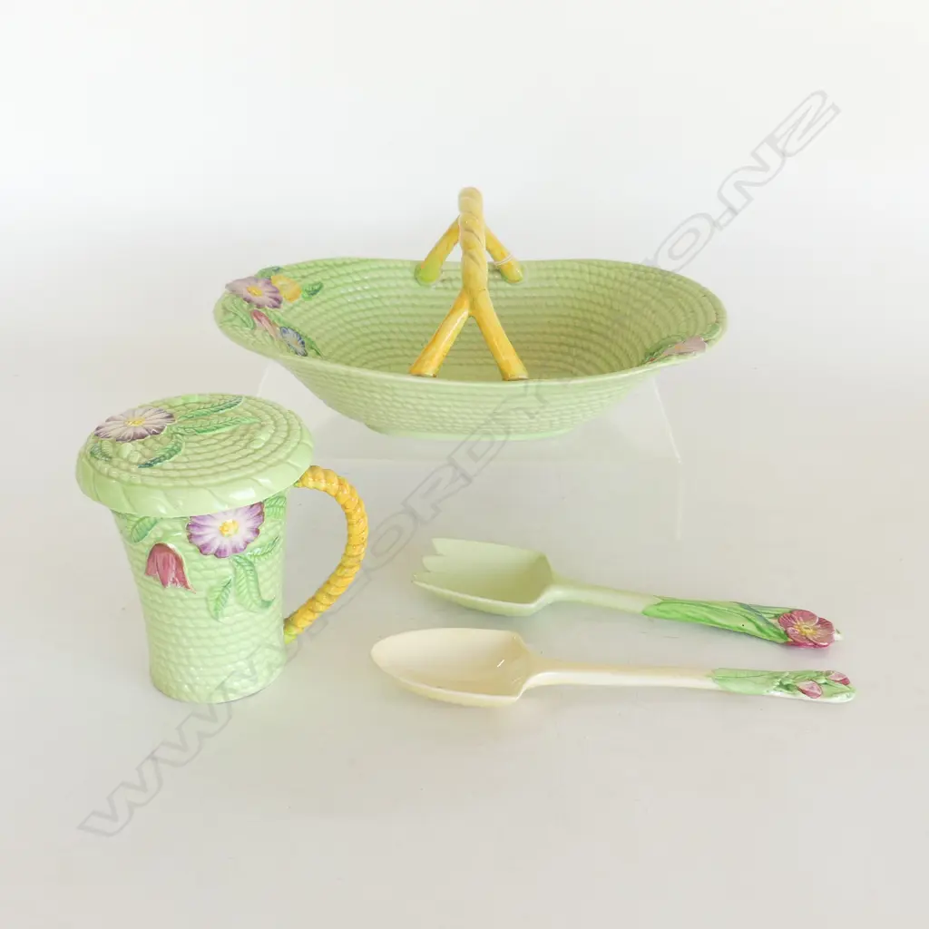 CARLTONWARE FLORAL BASKET DISH L280MM PR SERVING SPOONS & MATCHING LIDDED MUG Image 1++