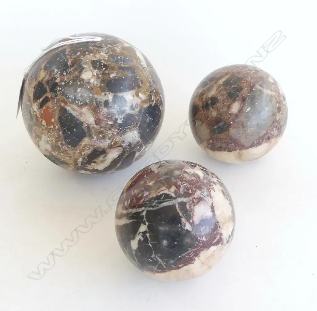 3 AGATE/ JASPER (?) SPHERES Image 1++