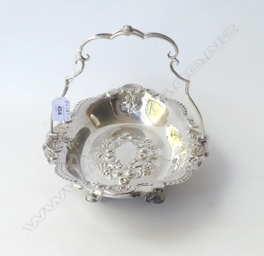 SILVER TRAY WITH HANDLE W300MM Image 1++