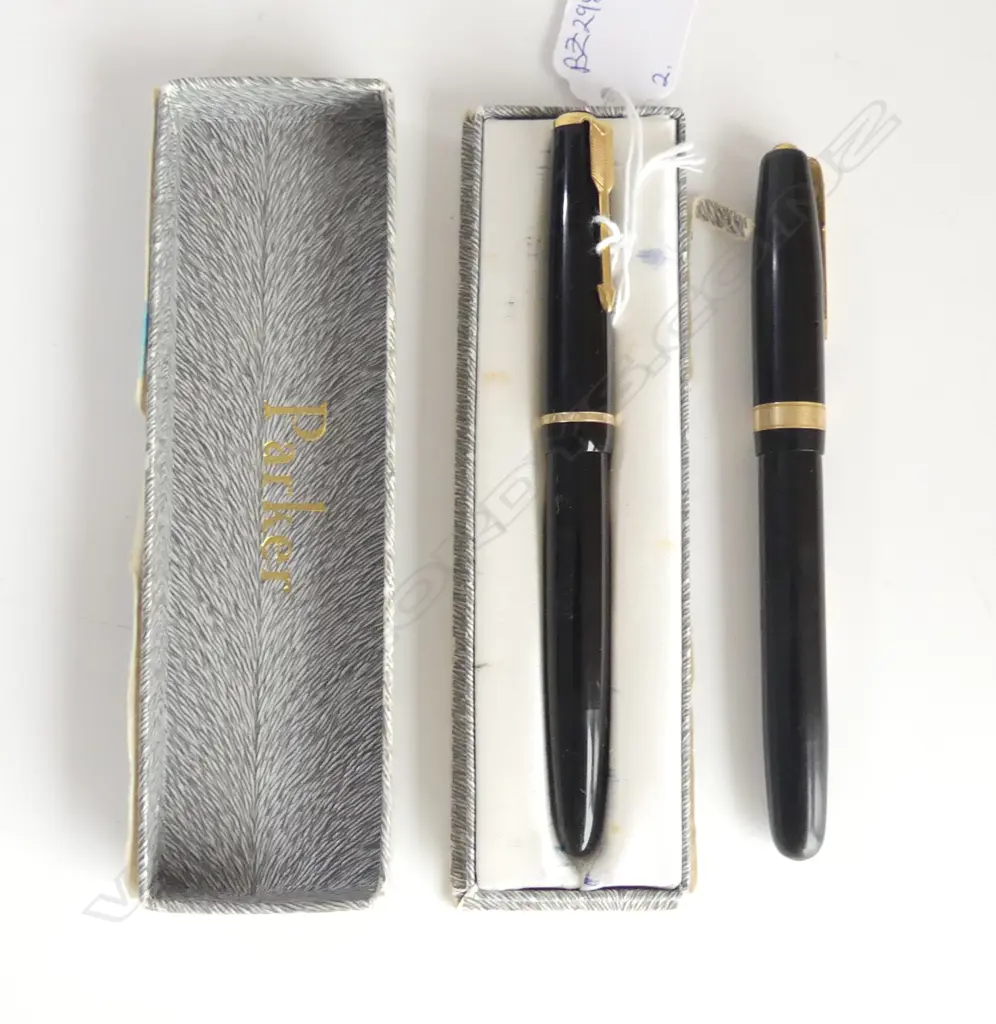 2 FOUNTAIN PENS w. 14CT NIBS; PARKER & WATERMANS Image 1++