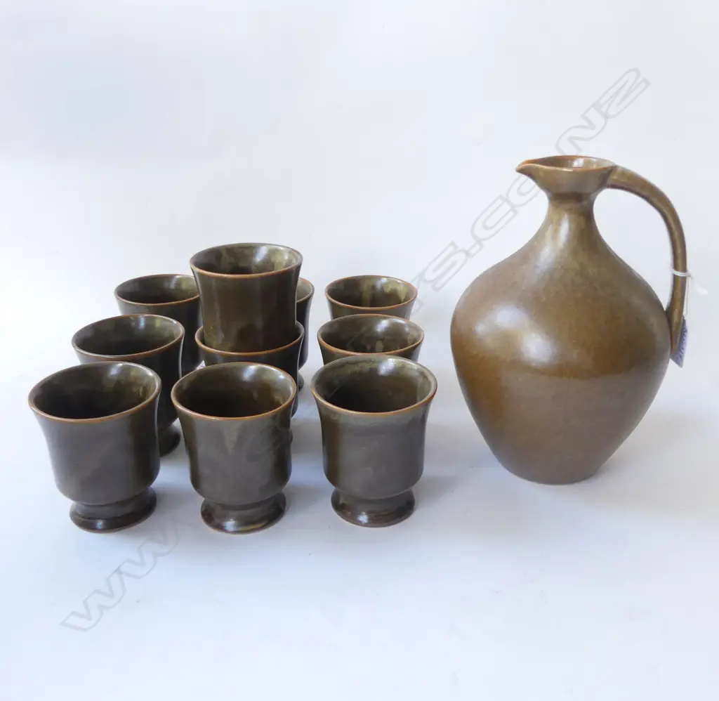 TEMUKA STOPPERED DECANTER H250MM & 10 BEAKERS  Image 1++