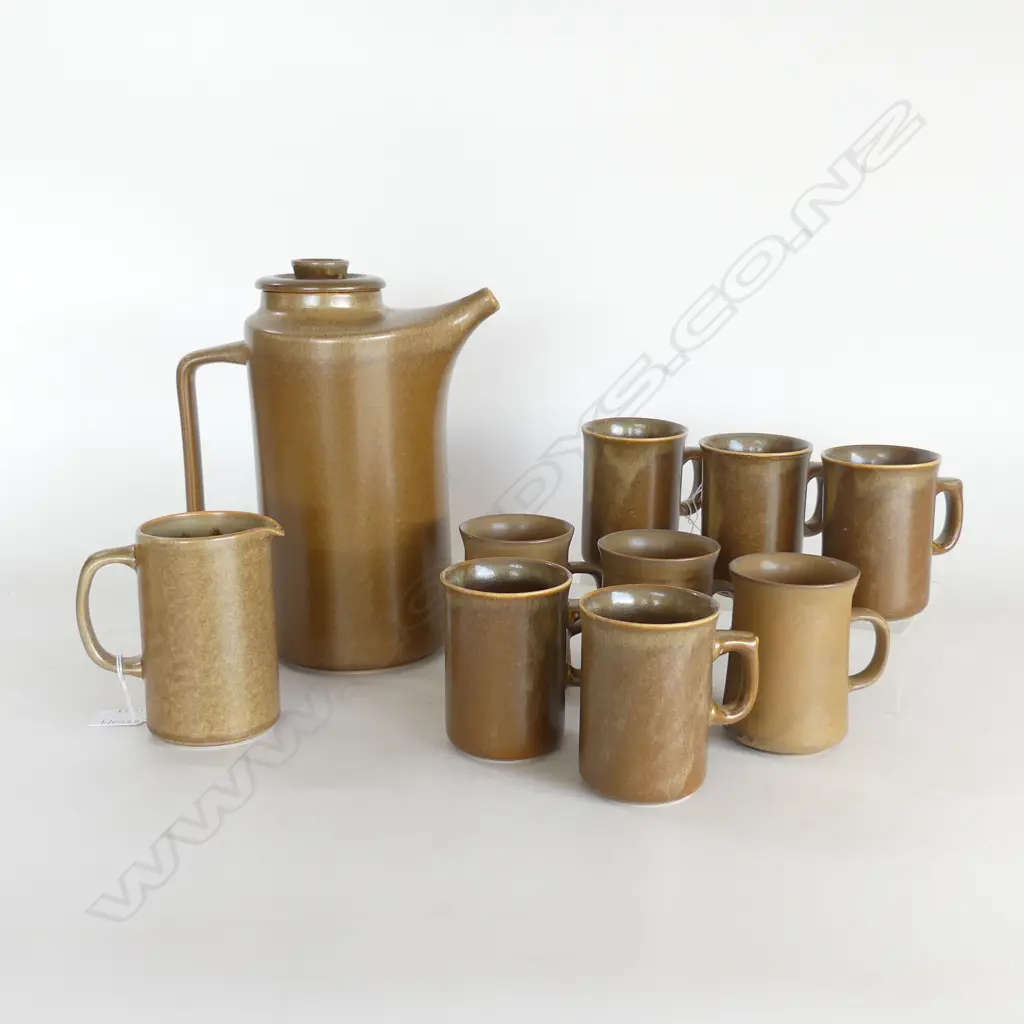 TALL TEMUKA COFFEE POT H270MM & 8 COFFEE MUGS & CREAM JUG Image 1++