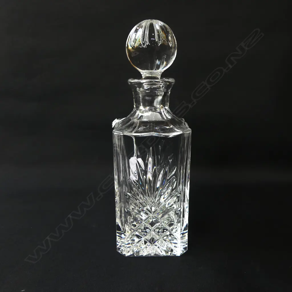 ROYAL DOULTON DECANTER Image 1++