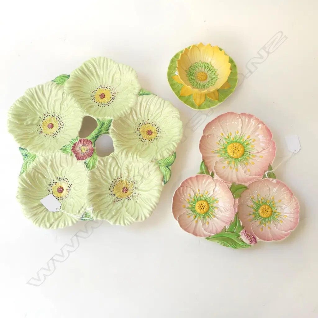 2 CARLTONWARE FLORAL HORS D'OEUVRE DISHES DIA 330MM LARGEST & ONE OTHER DIA150 Image 1++