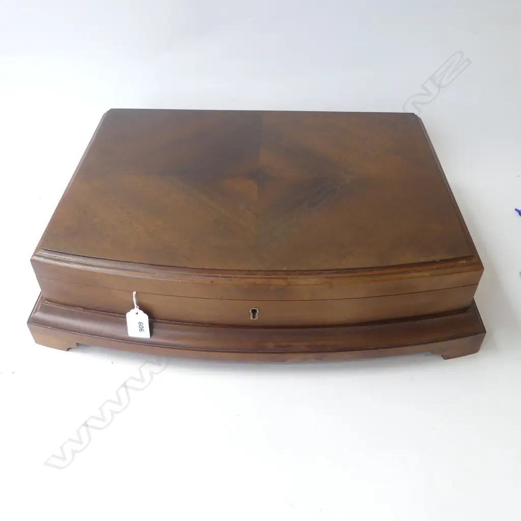 OAK CANTEEN BOX VELVET LINED INTERIOR LOCKABLE WITH KEY 500MM Image 1++