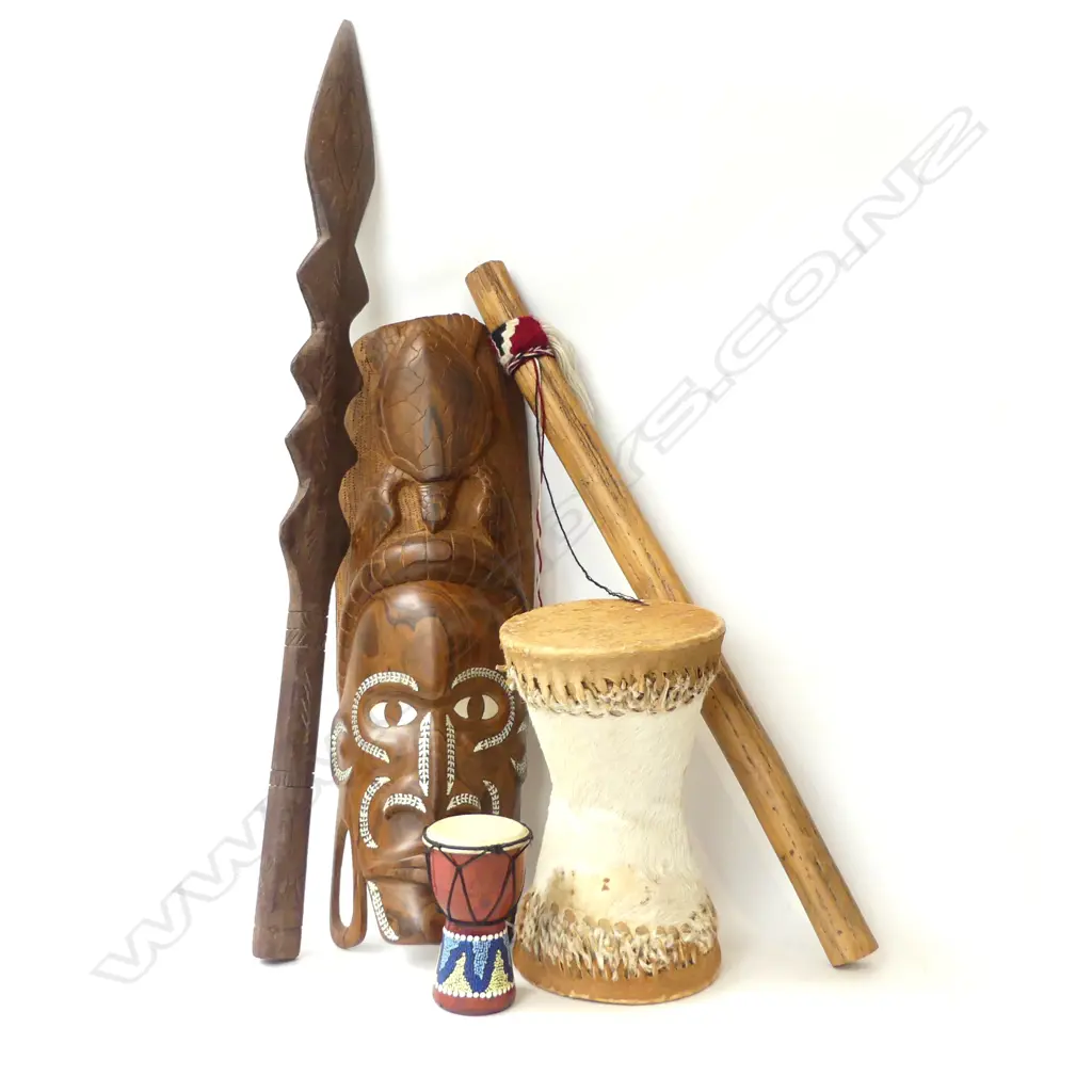 ANIMAL SKIN DRUM + PACIFICA CLUBS + CARVED MASK ETC L770-900MM Image 1++