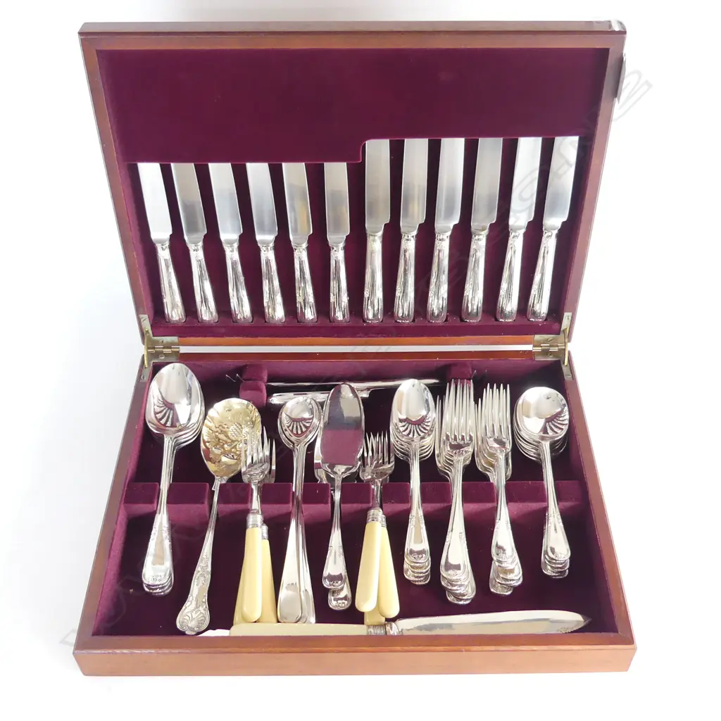 WALKER & HALL 6 PLACE CUTLERY CANTEEN W.395mm + EXTRAS Image 1++