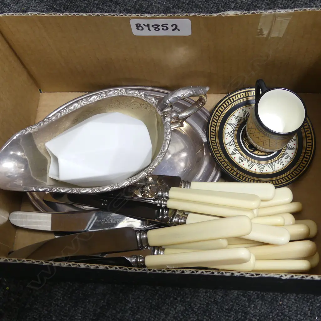 IVORINE HANDLED BUTTER KNIVES, EP GRAVY BOAT ETC Image 1++