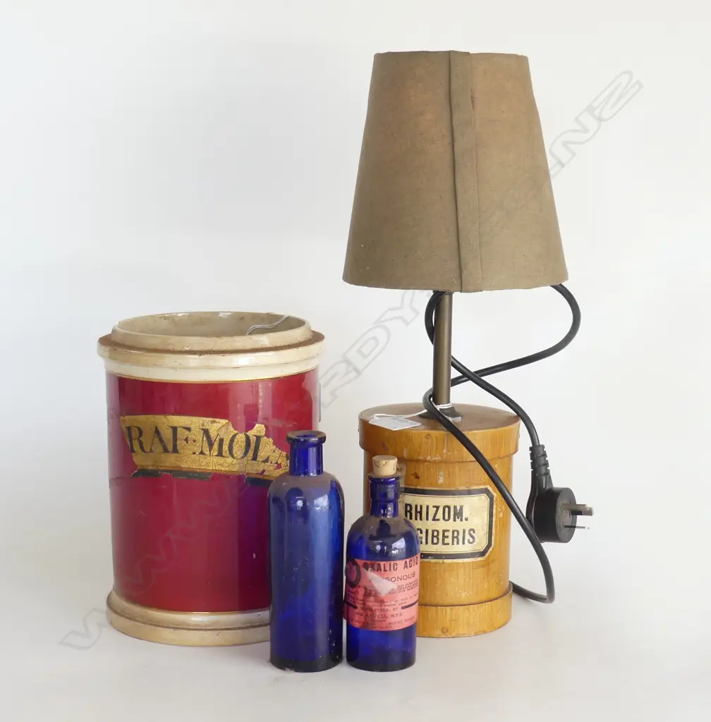 VINTAGE LAMP, H. 400mm & PHARMACEUTICAL CHINA CONTAINER WITHOUT LID (& 2 SMALL BOTTLES), H. 220MM, SOME FAULTS Image 1++