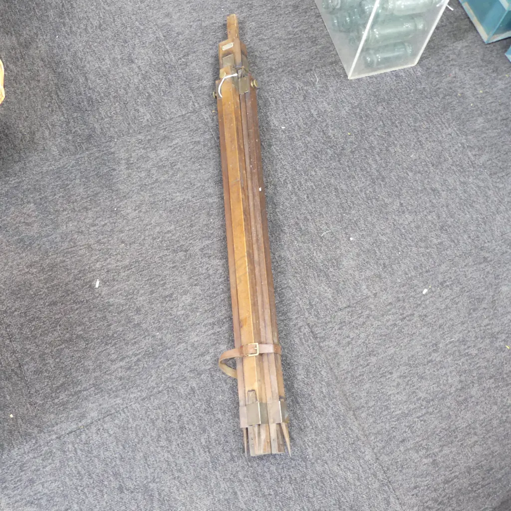 VINTAGE WOODEN EASEL BY BLANCHET PARIS H.920mm Image 1++