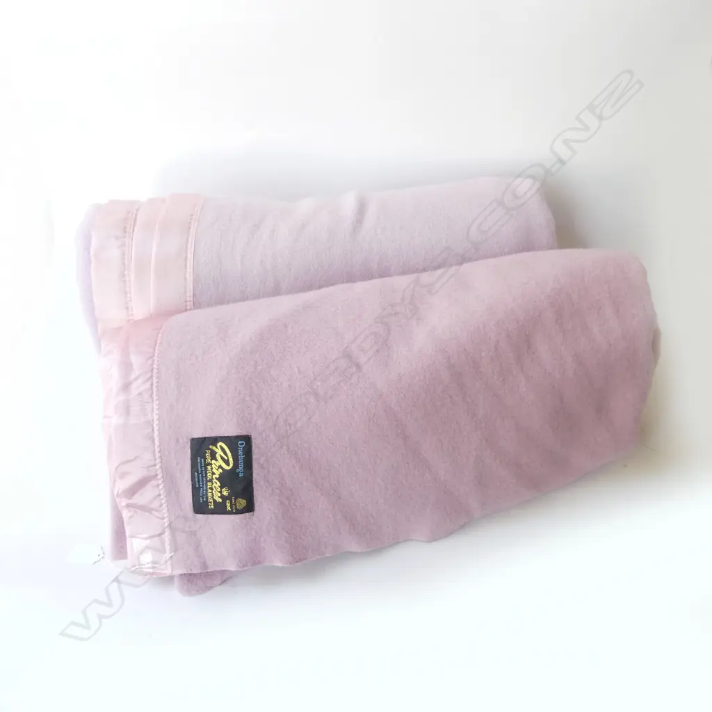 2 PINK WOOL ONEHUNGA BLANKETS Image 1++