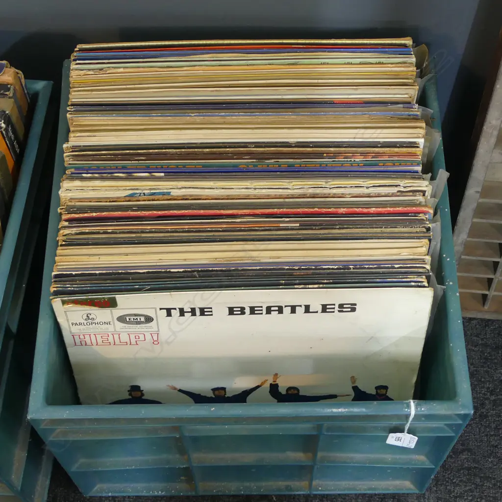 COLLECTION LPS, INCLD BEATLES, BILLY JOEL & SHOW ALBUMS Image 1++