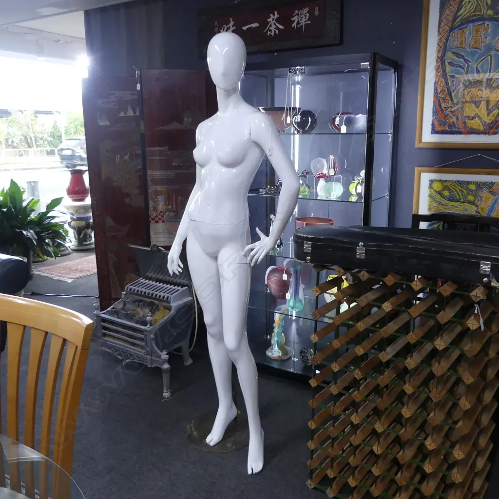 LIFE SIZE FEMALE MANNEQUIN, WHITE PLASTIC H.1800mm Image 1++