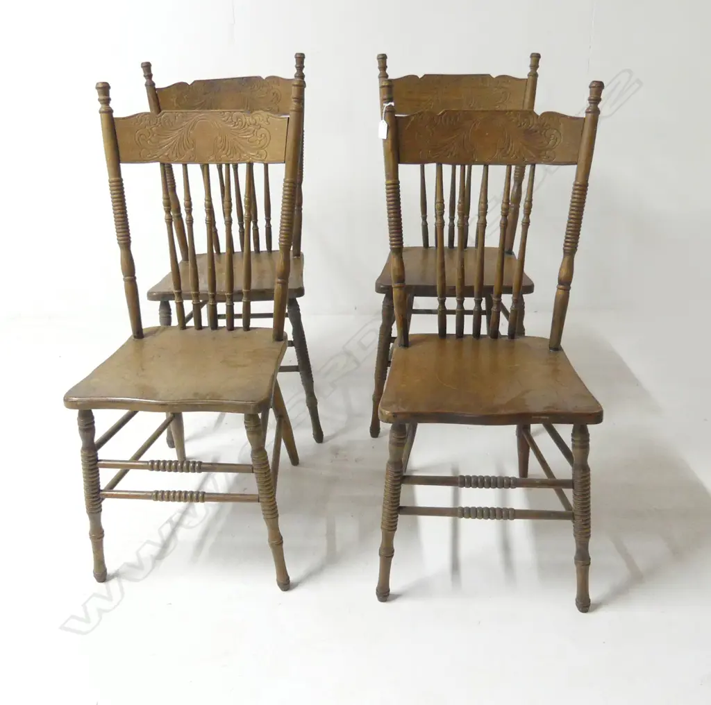4 SPINDLE BACK CHAIRS Image 1++