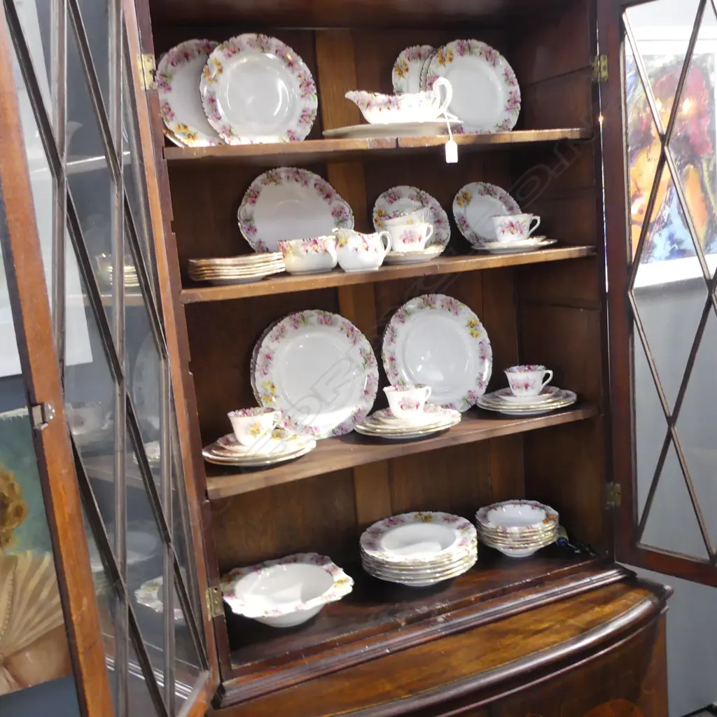 LG ROYAL DOULTON PART DINNER SERVICE Image 1++
