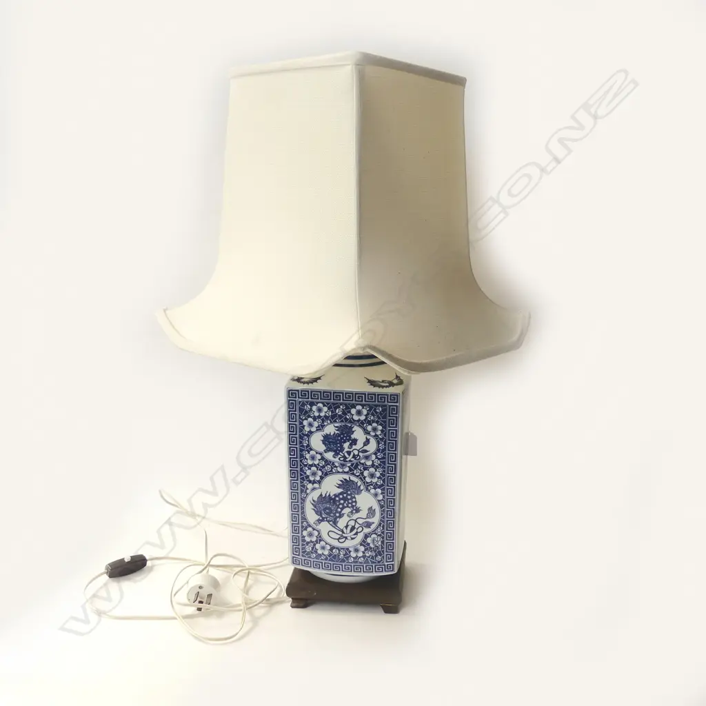 ORIENTAL B/W TABLE LAMP H.670mm Image 1++