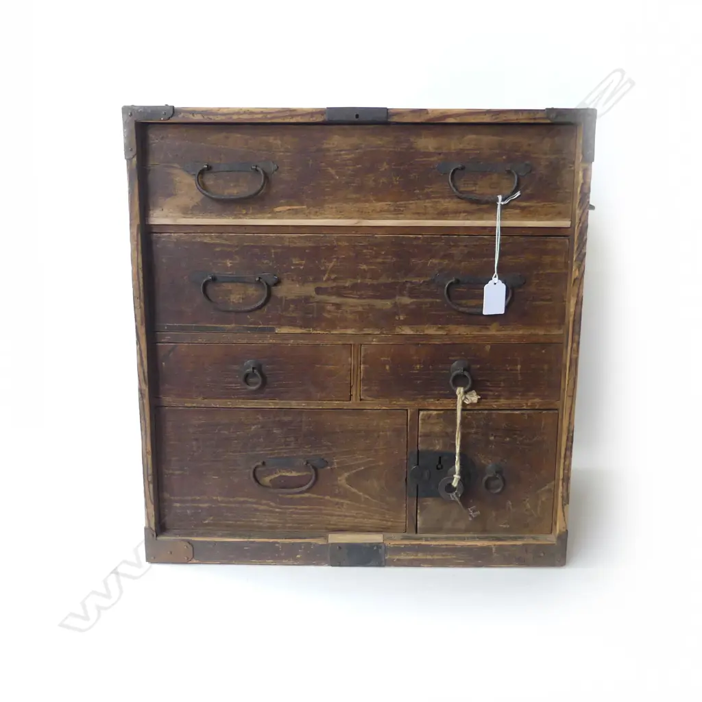 OLD JAPANESE CABINET 6 drawers. H.475mm. Image 1++