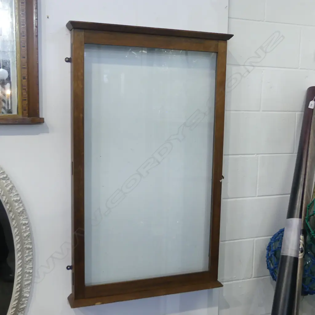 LG WOODEN WALL MOUNTED DISPLAY CASE 680x95x1100mm Image 1++