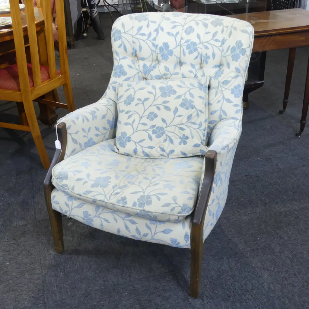 BUTTON BACK UPHOLSTERED ARMCHAIR Image 1++