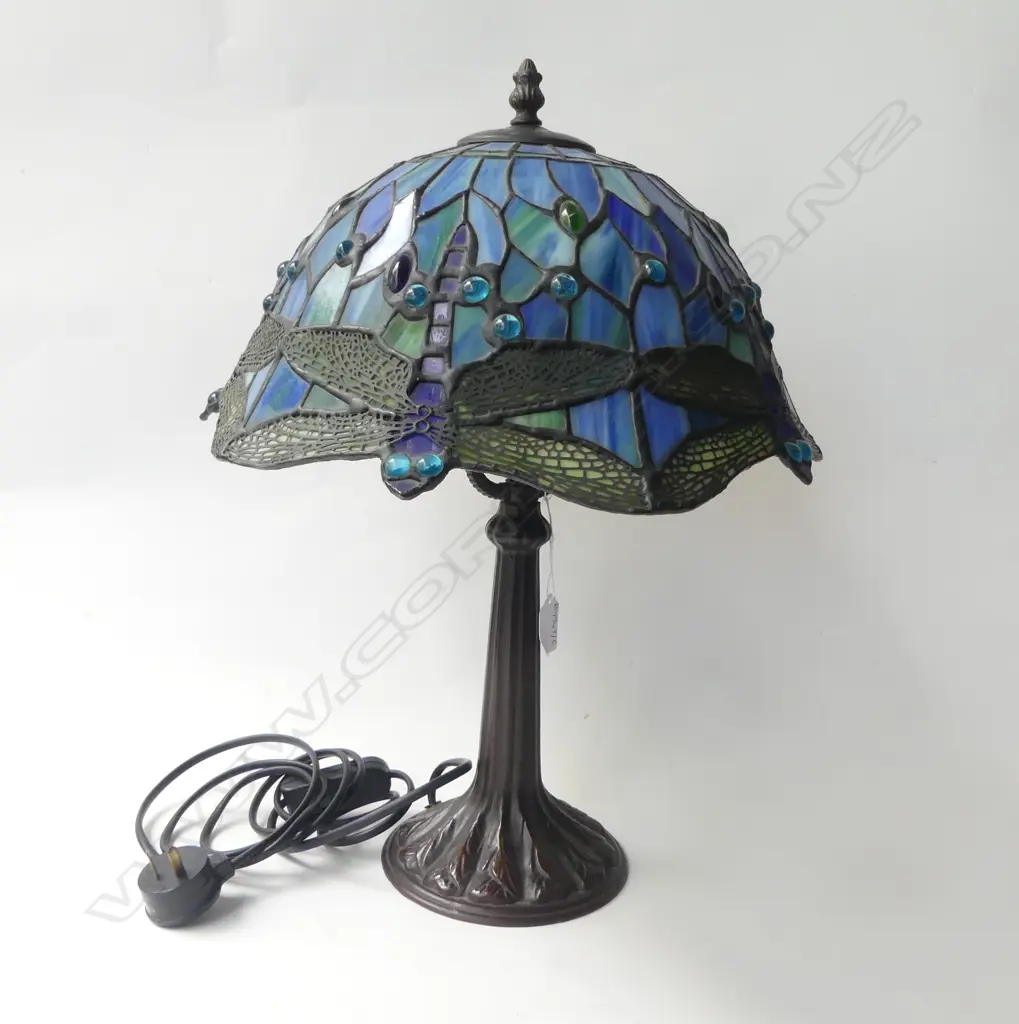 BLUE TIFFANY STYLE TABLE LAMP, DRAGONFLY DESIGN H.470mm Image 1++