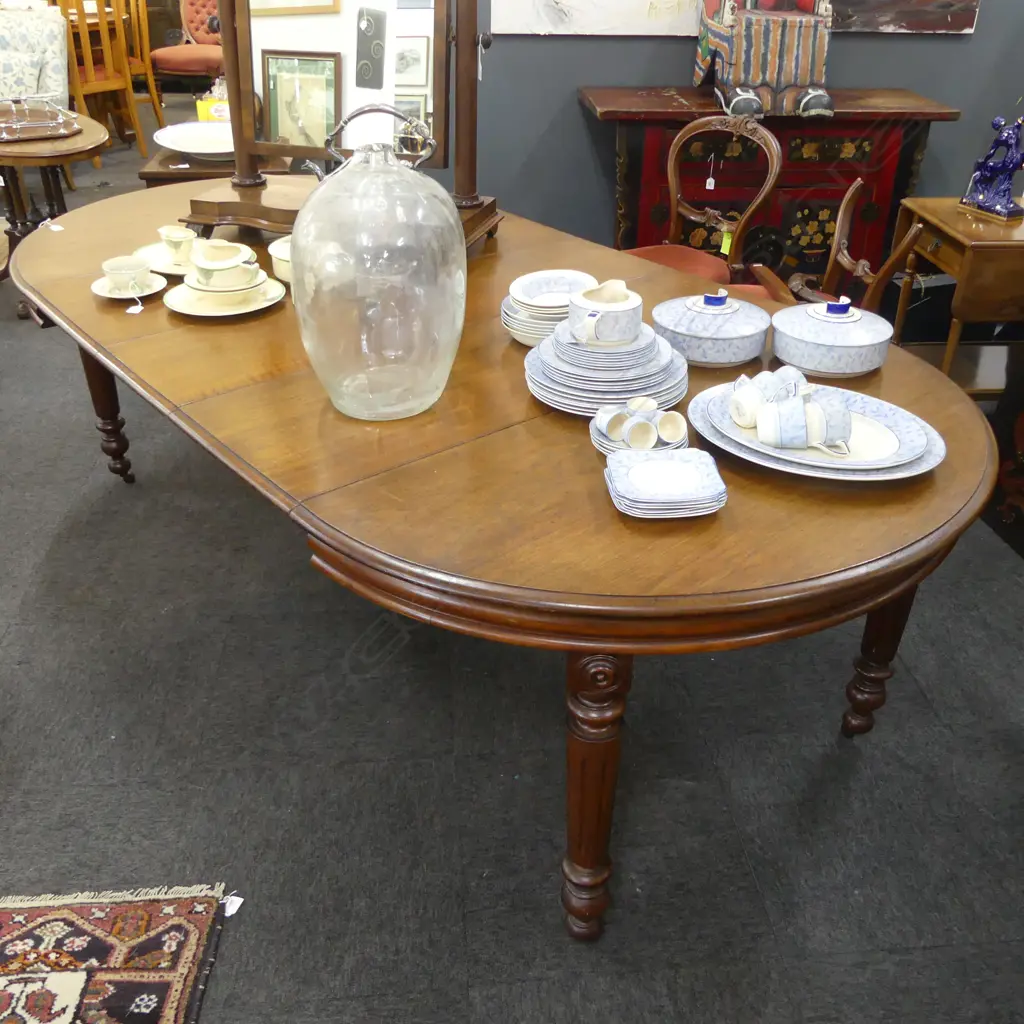EARLY 20thC MAHOGANY DINING TABLE 1220mm dia + 3 410mm LEAVES Image 1++