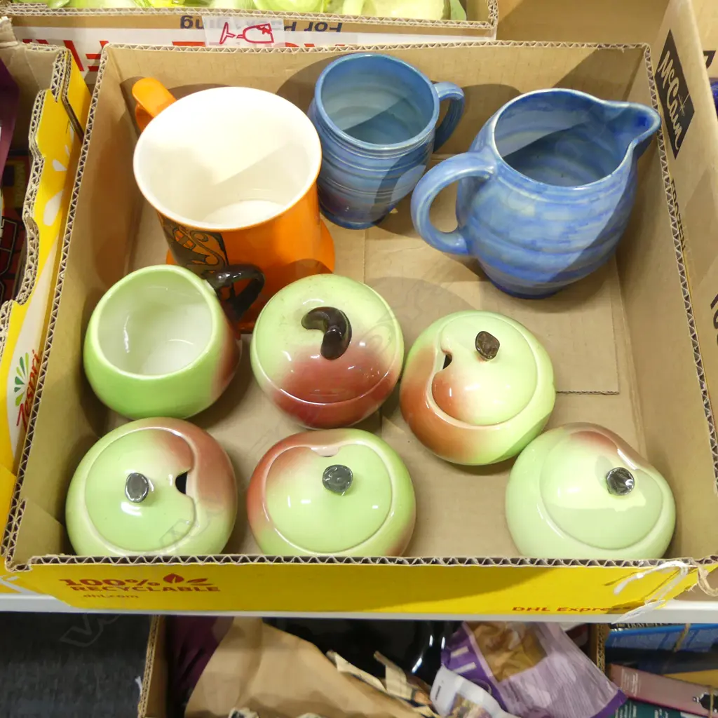 BOX LOT 2 CARLTONWARE BLUE CHINA PCS CARLTONWARE ST GEORGE MUG H100MM & 6 APPLE CARLTONWARE PCS Image 1++