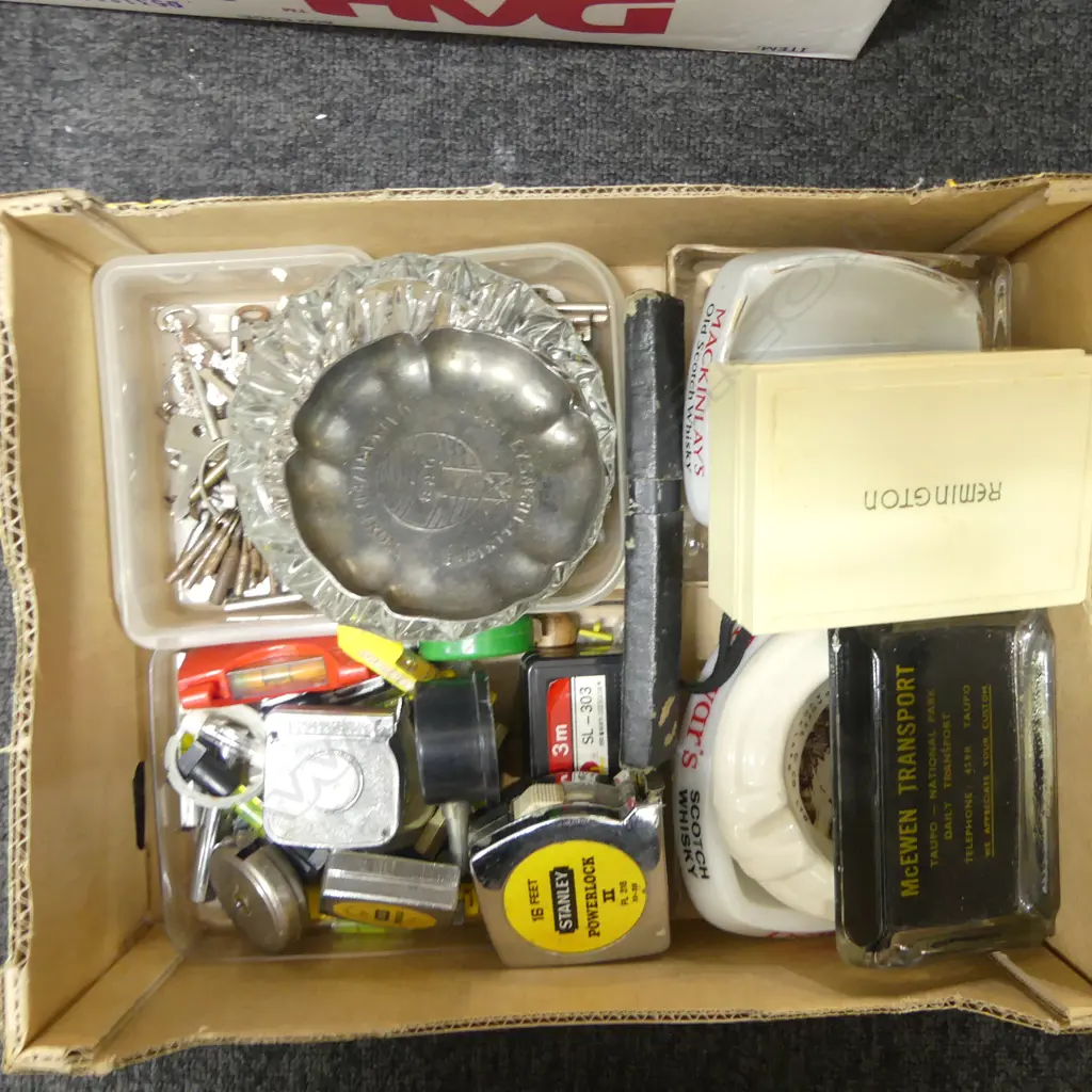 VINTAGE KEYS, TAPE MEASURES, LEVELS, ASH TRAYS Image 1++