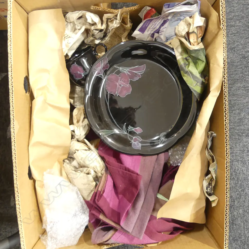 BOX MIKASA RONDO EJ 702 TANGO DINNER & TEA SERVICE black w maroon floral Image 1++