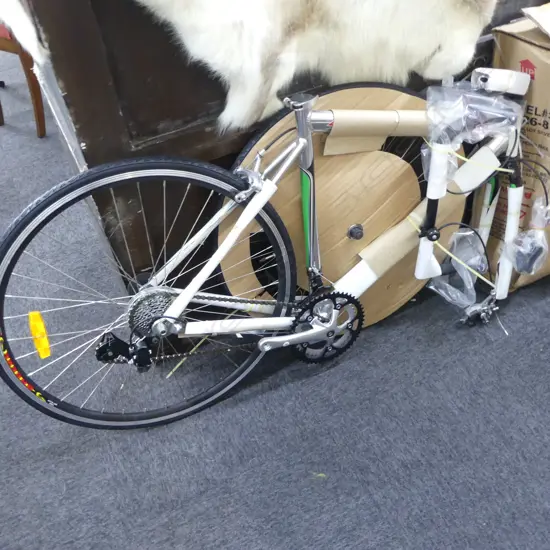 26'' KAWASAKI ROAD BICYCLE - NEW IN BOX UNASSEMBLED