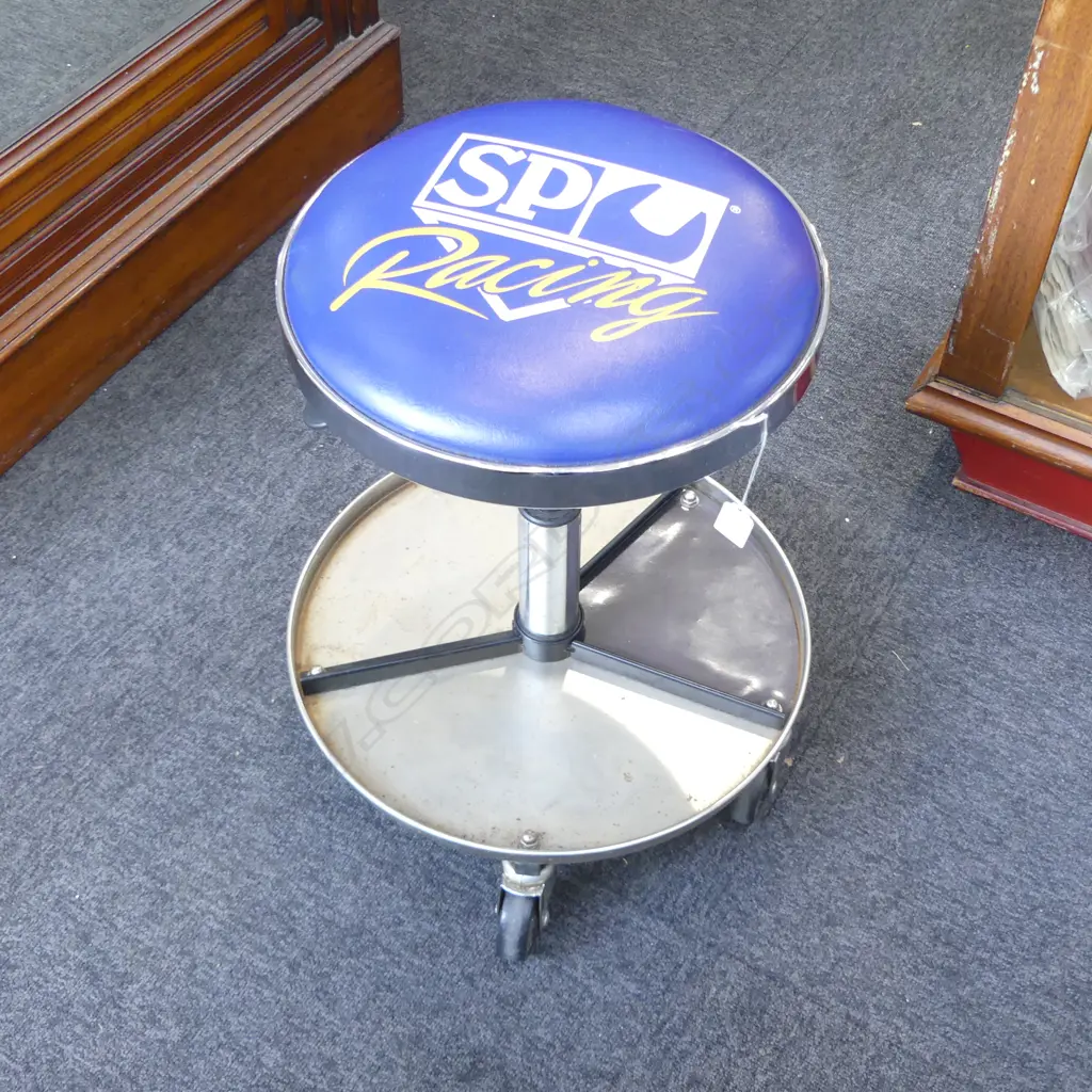 MOTOR RACING MECHANICS STOOL Image 1++